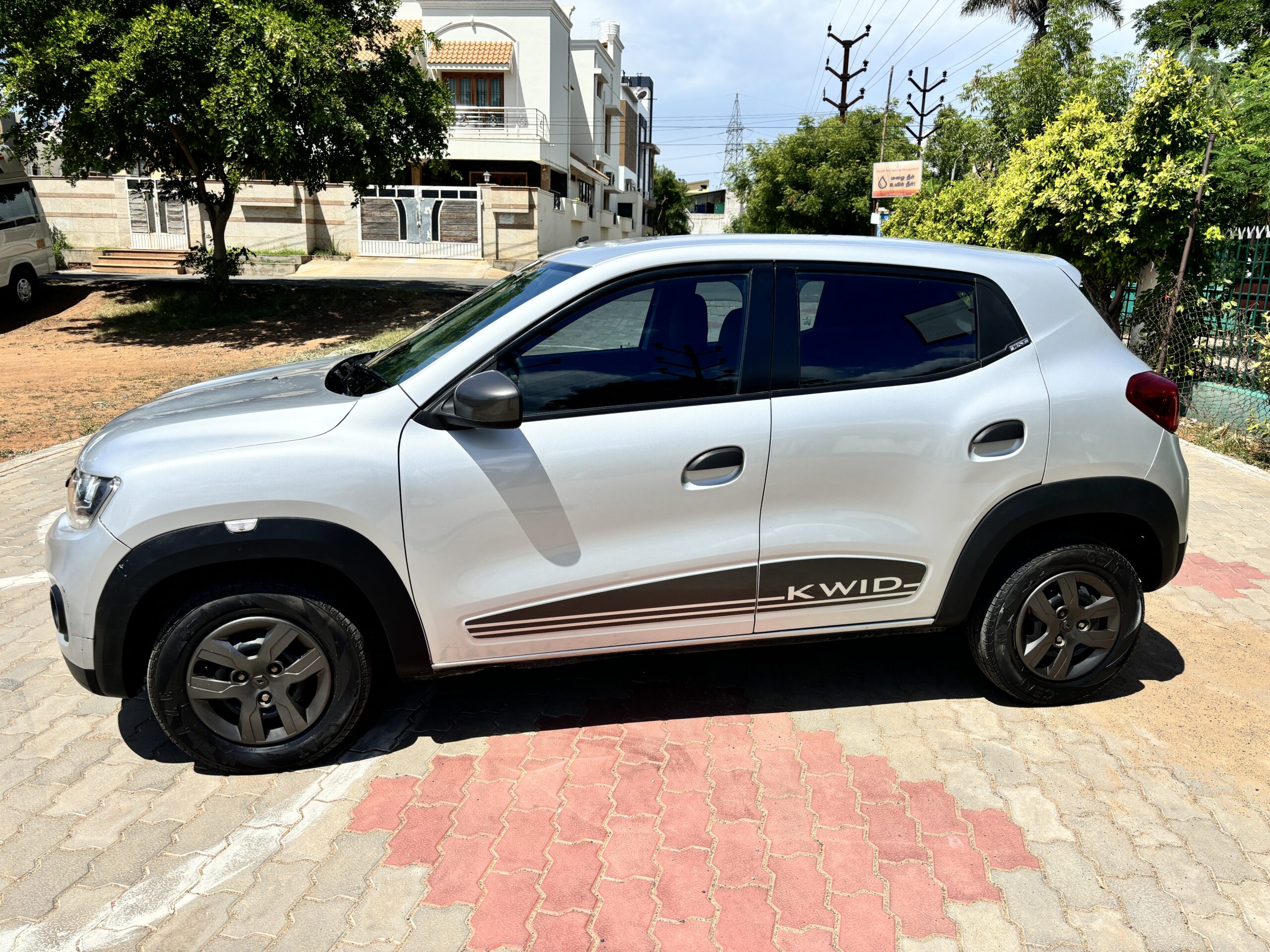 Kwid 2019 RXT 1000cc single owner