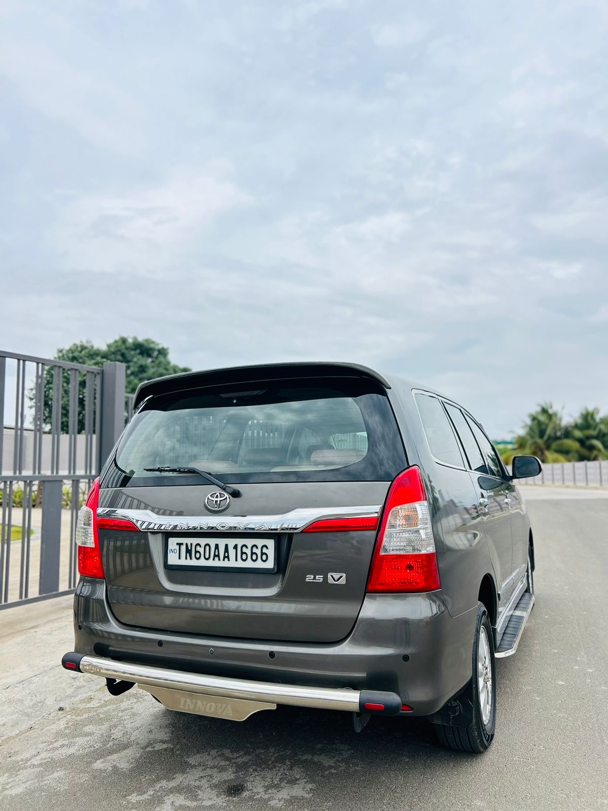 For sale 2014 v innova 2nd owner