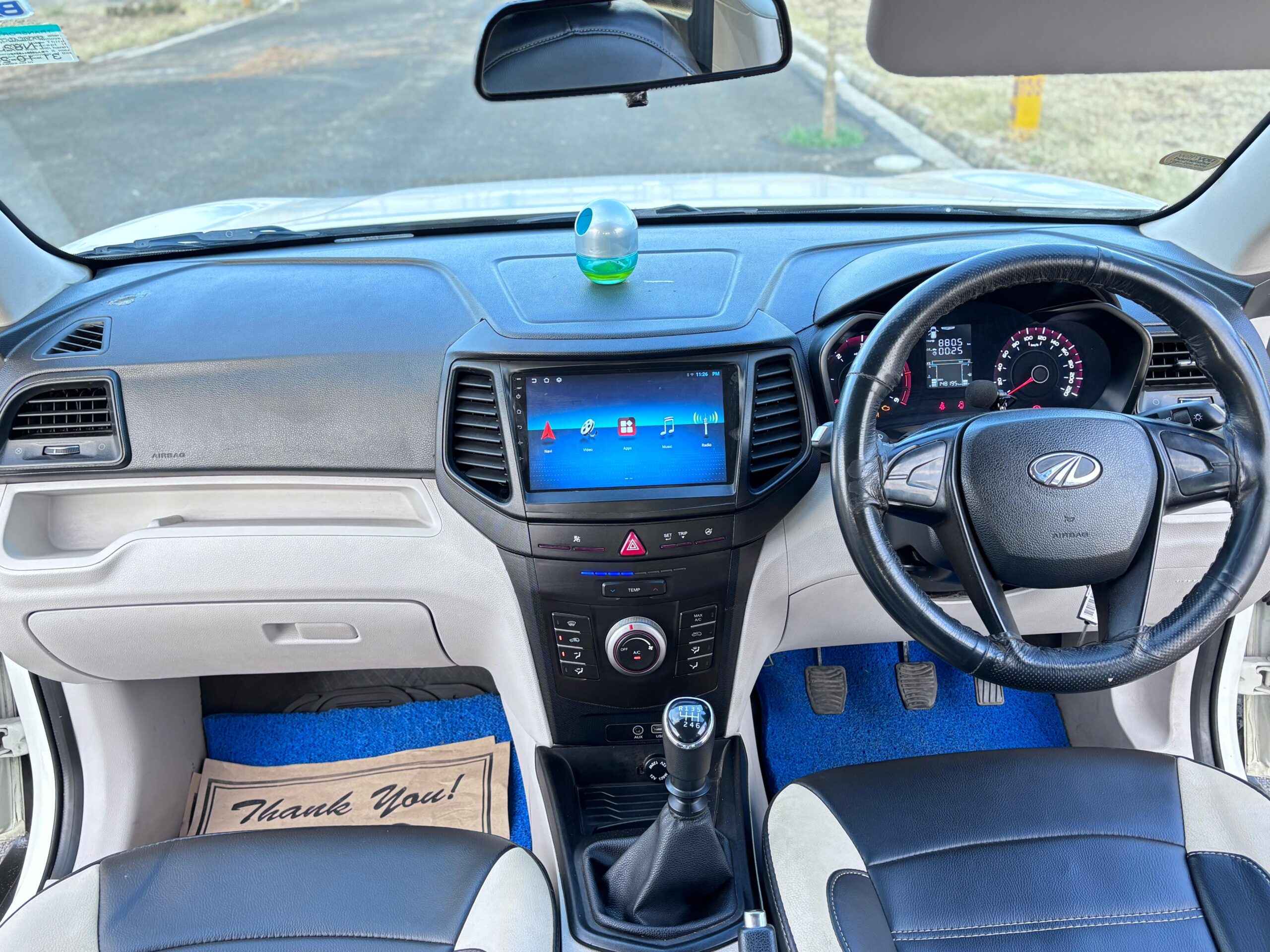 Mahindra XUV300 W4