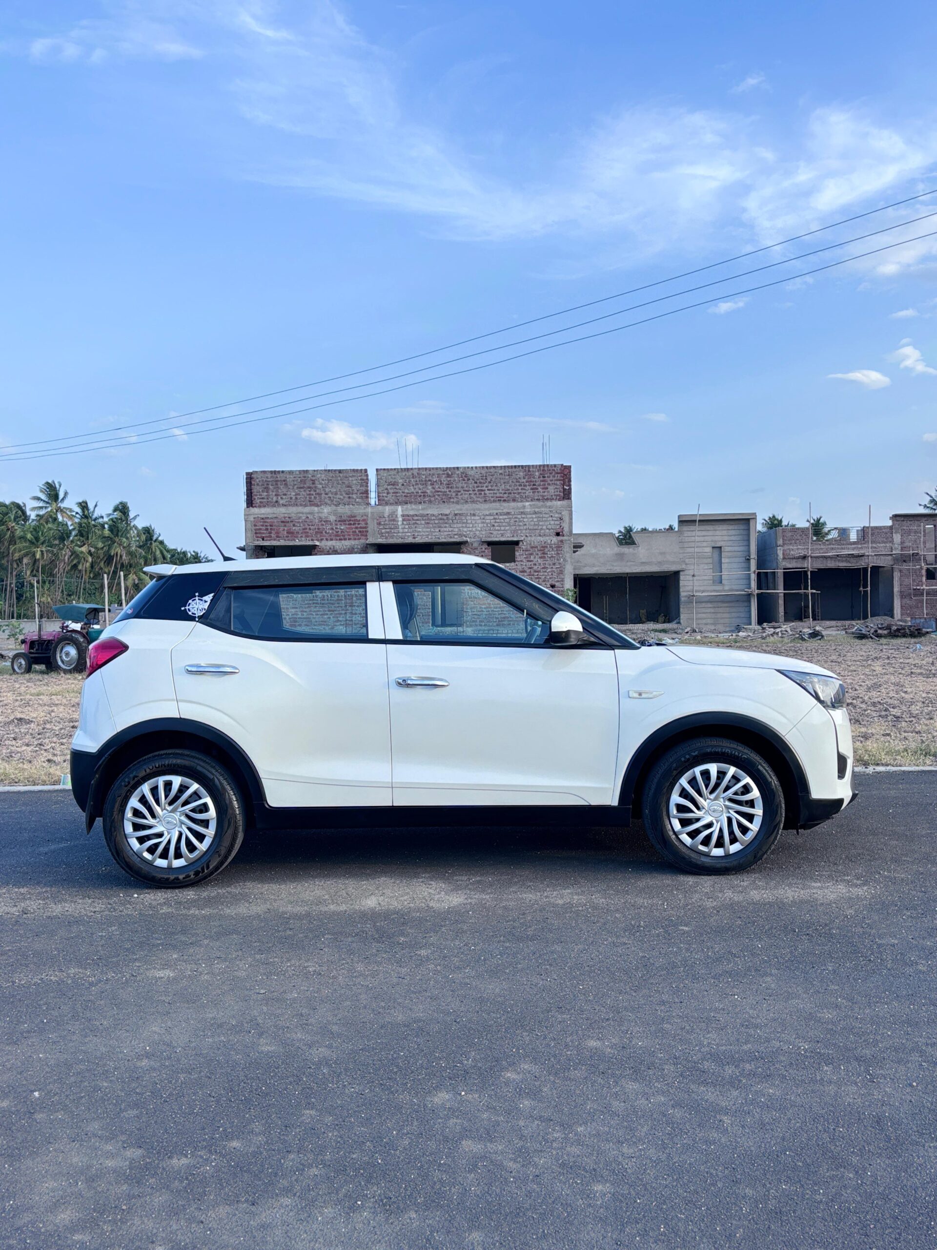 Mahindra XUV300 W4